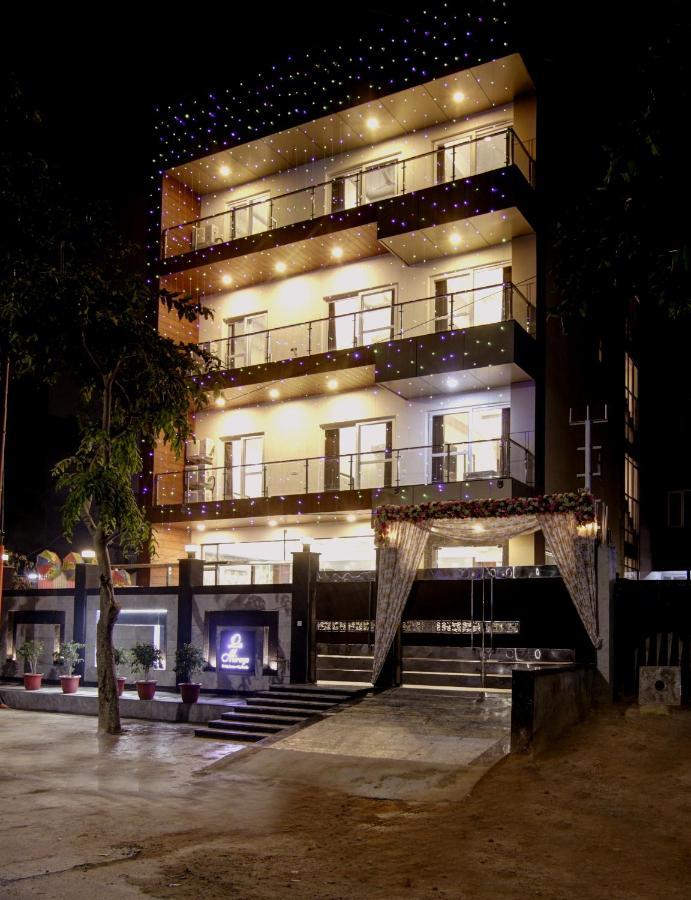 Hotel La Mirage Noida Exterior foto