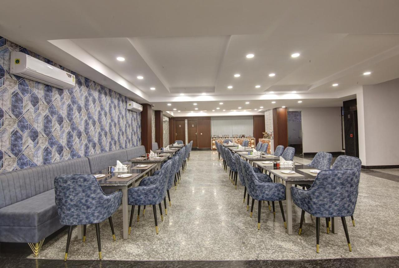 Hotel La Mirage Noida Exterior foto