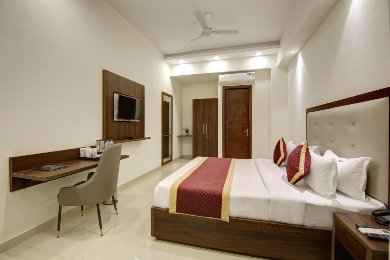 Hotel La Mirage Noida Exterior foto
