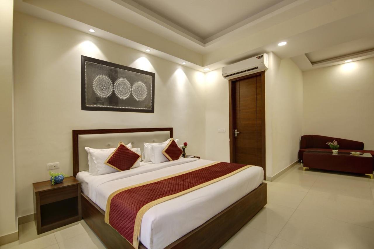 Hotel La Mirage Noida Exterior foto
